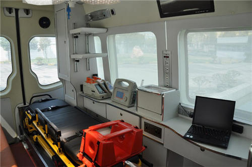 盐城救护车内部